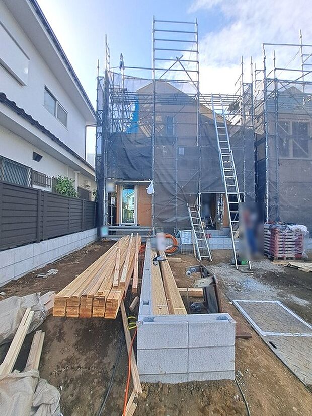 現地のご見学予約もスタートしました。周辺で売りに出ている物件も沢山御座います。まとめてご見学ができますのでお気軽にお申しつけください。