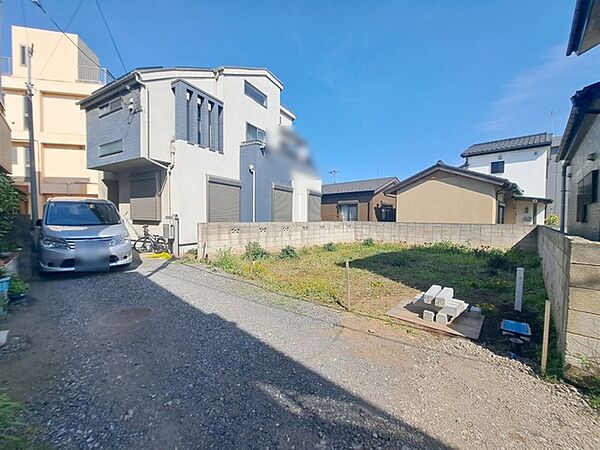土地物件にはご確認頂くポイントがたくさんございます、土地だけのご見学の際もご遠慮せず、ぜひお気軽に担当スタッフにお申しつけくださいませ。