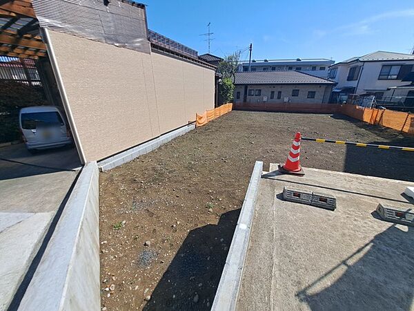 土地物件にはご確認頂くポイントがたくさんございます、土地だけのご見学の際もご遠慮せず、ぜひお気軽に担当スタッフにお申しつけくださいませ。