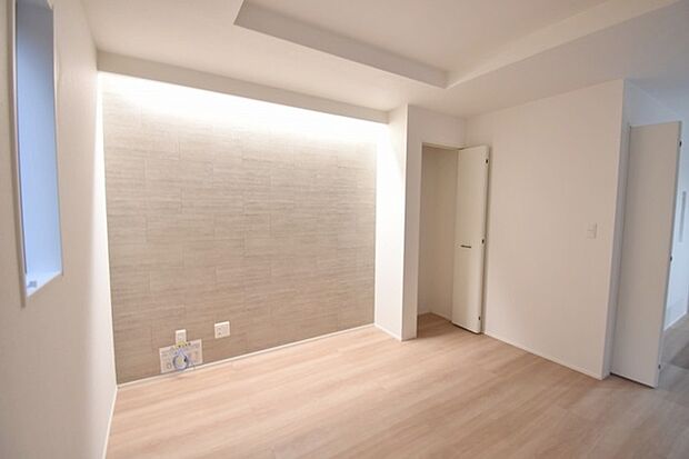 実際に室内をご見学頂くと生活のイメージが広がります。家具を置いたイメージや窓からの景色など、現地で体感ください。
