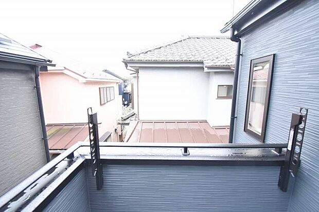 窓からの眺望です。実際に現地で眺望もご確認ください。