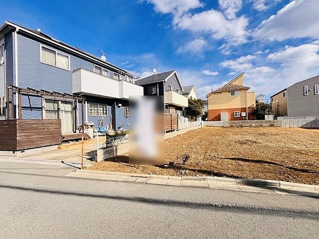 土地物件にはご確認頂くポイントがたくさんございます、土地だけのご見学の際もご遠慮せず、ぜひお気軽に担当スタッフにお申しつけくださいませ。 