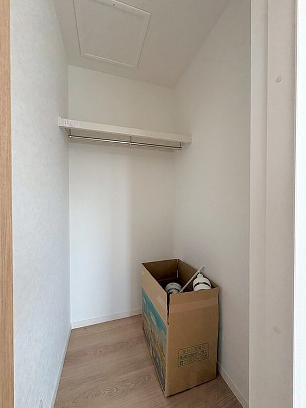 各お部屋に収納が設置されています。