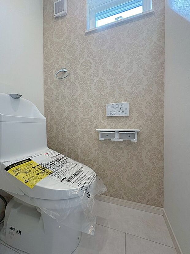 トイレにはウォシュレット機能を標準装備。