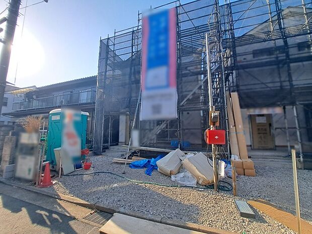 現在建物を建築中です、建築中の物件については現地確認の他、同施工会社の完成施工例のご案内、担当者のプレゼンテーションにてご検討ください。適切なご検討の方法をご説明させて頂きます。