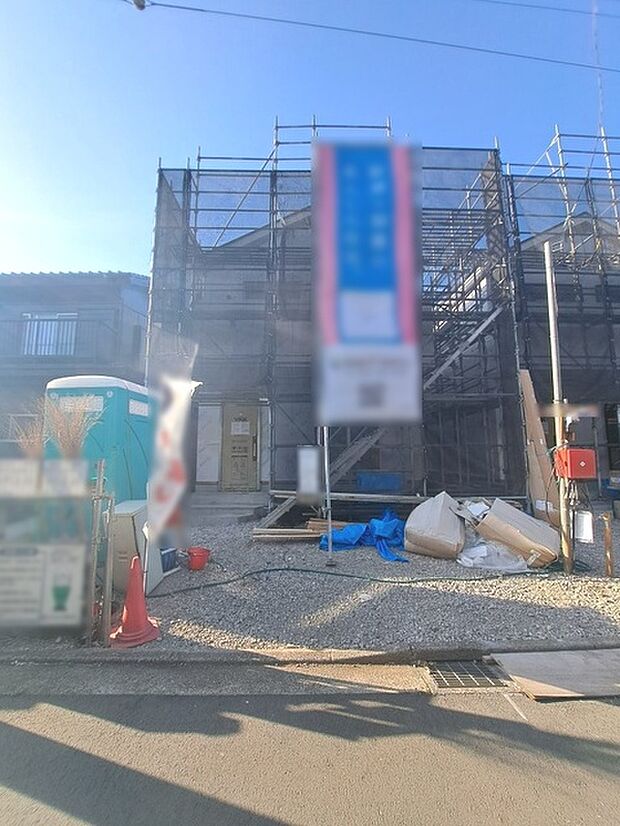 現在建物を建築中です、建築中の物件については現地確認の他、同施工会社の完成施工例のご案内、担当者のプレゼンテーションにてご検討ください。適切なご検討の方法をご説明させて頂きます。