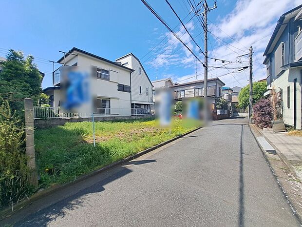 周辺は住宅が建ち並ぶ閑静な住宅街です。