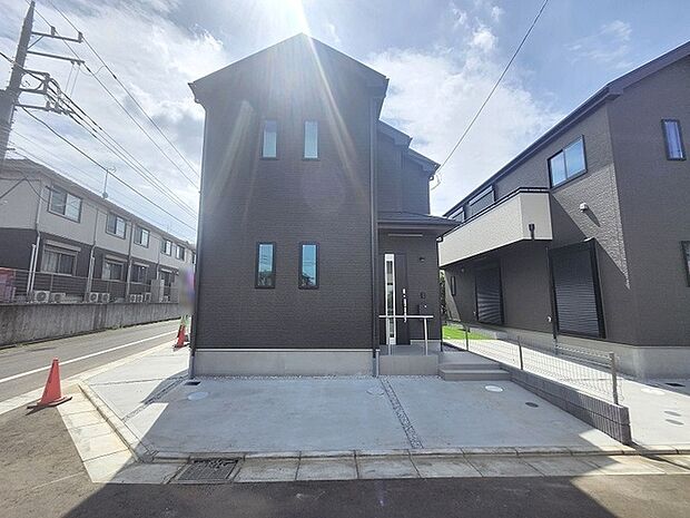 建物が完成しましたので室内のご見学予約スタート。当日のご見学予約も大歓迎です。お気軽にご連絡ください。他にもインターネットに掲載していない情報も沢山ありますので、比較で併せてご見学ができます。 