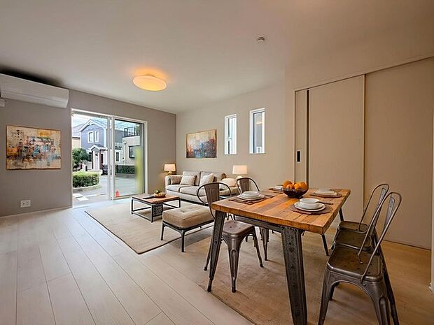 本画像はCGで作成しており、実際に現地に家具は置かれておりません。また、価格に家具は含まれておりません。