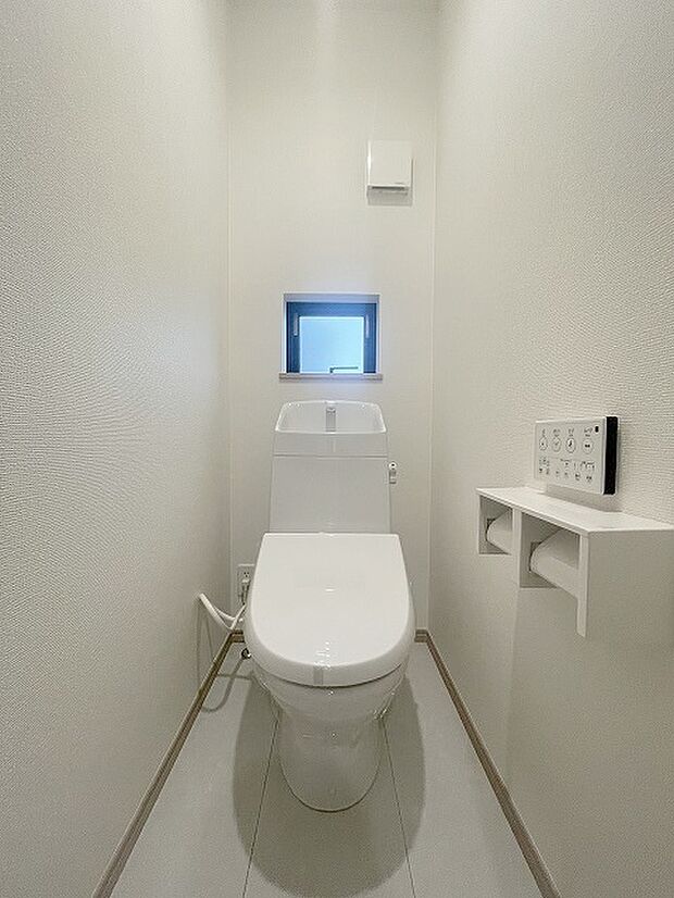 トイレにはウォシュレット機能を標準装備。