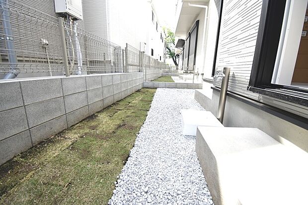 現地のご見学予約もスタートしました。周辺で売りに出ている物件も沢山御座います。まとめてご見学ができますのでお気軽にお申しつけください。 