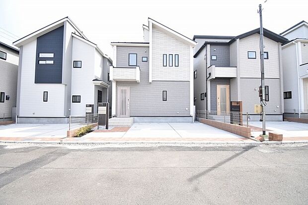 建物が完成しましたので室内のご見学予約スタート。当日のご見学予約も大歓迎です。お気軽にご連絡ください。他にもインターネットに掲載していない情報も沢山ありますので、比較で併せてご見学ができます。 