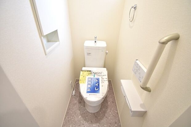 トイレにはウォシュレット機能を標準装備。
