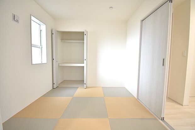 和室がある間取り。畳の香りとともにどこか落ち着く空間です。