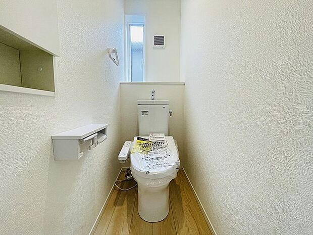 トイレにはウォシュレット機能を標準装備。