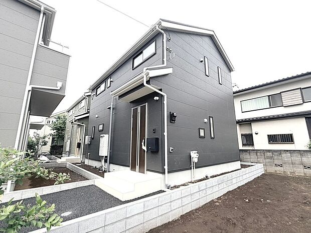 実際に室内をご見学頂くと生活のイメージが広がると思います。家具を置いたイメージや窓からの景色など。