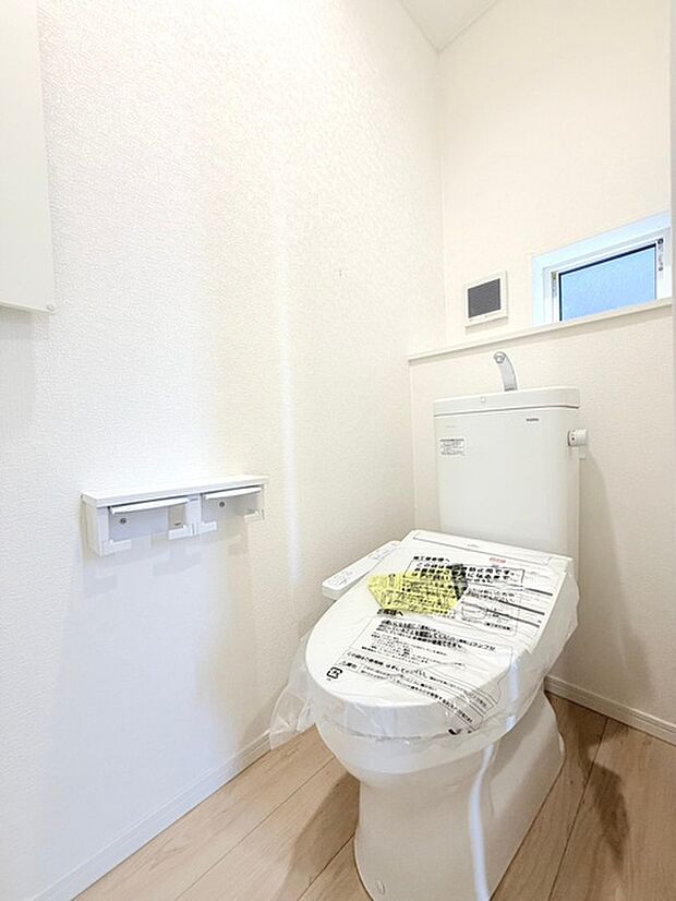 トイレにはウォシュレット機能を標準装備。