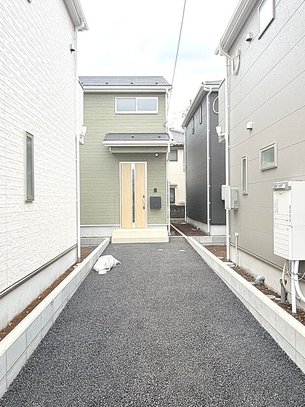 建物が完成しましたので室内のご見学予約スタート。当日のご見学予約も大歓迎です。お気軽にご連絡ください。エステート白馬国分寺店は火曜水曜も営業しております。