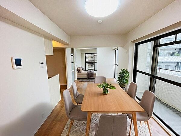 本画像はCGで作成しており、実際に現地に家具は置かれておりません。また、価格に家具は含まれておりません。