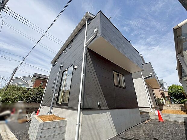 建物が完成しましたので室内のご見学予約スタート。当日のご見学予約も大歓迎です。お気軽にご連絡ください。他にもインターネットに掲載していない情報も沢山ありますので、比較で併せてご見学ができます。 