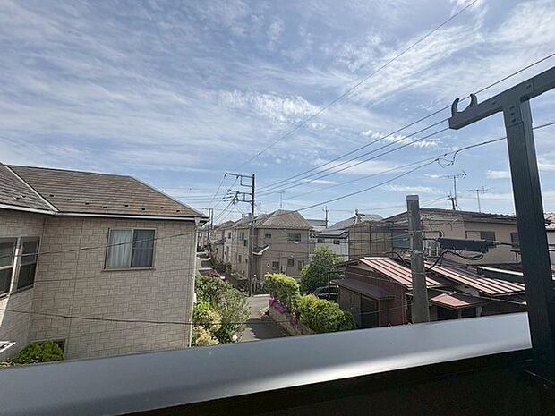 窓からの眺望です。実際に現地で眺望もご確認ください。
