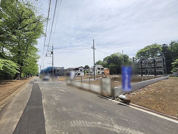 自然に恵まれた豊かな緑と美しいロケーションが特徴です。穏やかな暮らしやリラックスした健康的な生活が送れそう。日々の喧騒から離れ、自然に囲まれた癒しの場所はいかがでしょうか。 