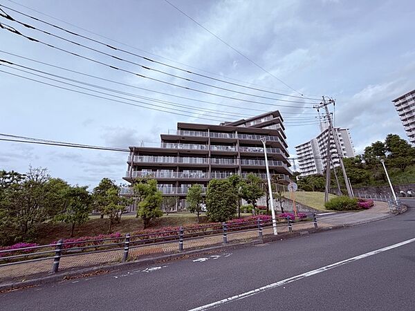 周辺のエリアで他にも沢山売りに出ている物件があります。インターネット掲載前の情報などもありますのでお気軽にお問合せください。まとめてご見学できます。