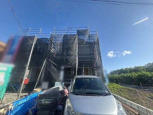 現在建物を建築中です、建築中の物件については現地確認の他、同施工会社の完成施工例のご案内、担当者のプレゼンテーションにてご検討ください。適切なご検討の方法をご説明させて頂きます。