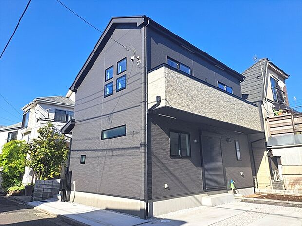 建物が完成しましたので室内のご見学予約スタート。当日のご見学予約も大歓迎です。お気軽にご連絡ください。他にもインターネットに掲載していない情報も沢山ありますので、比較で併せてご見学ができます。 