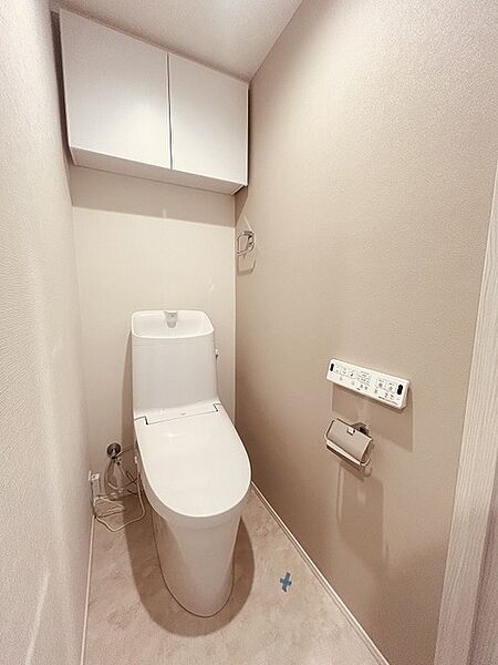 トイレにはウォシュレット機能を標準装備。