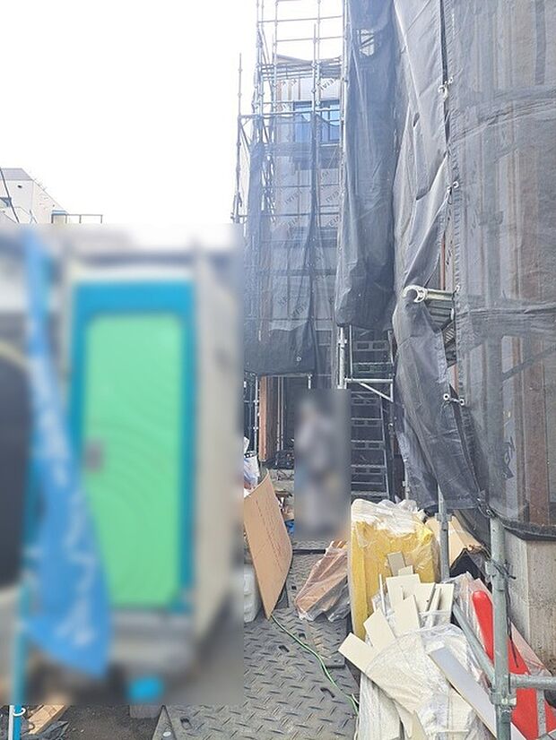 現在建物を建築中です、建築中の物件については現地確認の他、同施工会社の完成施工例のご案内、担当者のプレゼンテーションにてご検討ください。適切なご検討の方法をご説明させて頂きます。