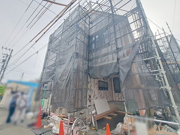 現在建物を建築中です、建築中の物件については現地確認の他、同施工会社の完成施工例のご案内、担当者のプレゼンテーションにてご検討ください。適切なご検討の方法をご説明させて頂きます。