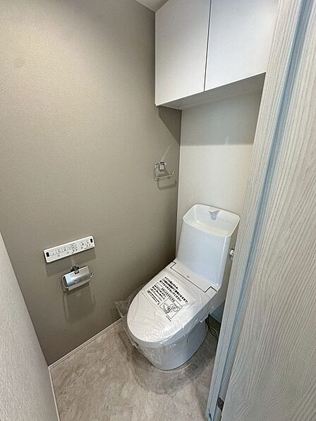 トイレにはウォシュレット機能を標準装備。
