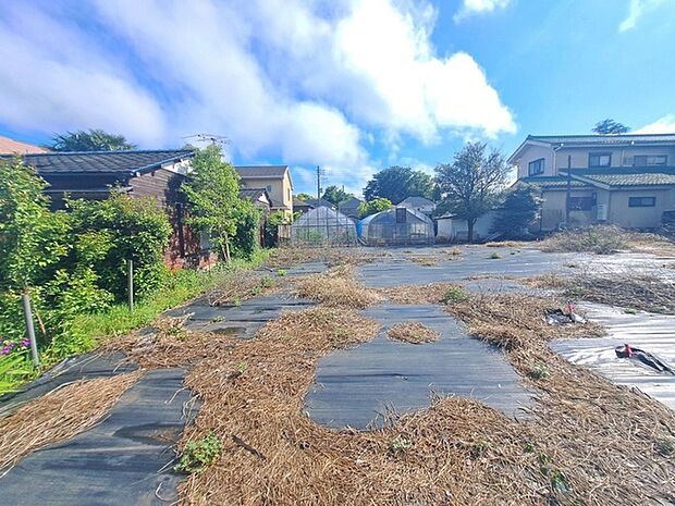 現在建物を建築中です、建築中の物件については現地確認の他、同施工会社の完成施工例のご案内、担当者のプレゼンテーションにてご検討ください。適切なご検討の方法をご説明させて頂きます。