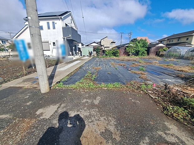 周辺のエリアで他にも沢山売りに出ている物件があります。インターネット掲載前の情報などもありますのでお気軽にお問合せください。まとめてご見学できます。