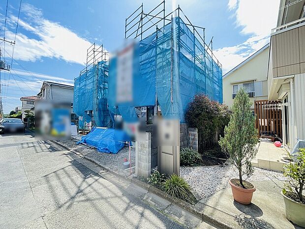 現在建物を建築中です、建築中の物件については現地確認の他、同施工会社の完成施工例のご案内、担当者のプレゼンテーションにてご検討ください。適切なご検討の方法をご説明させて頂きます。 