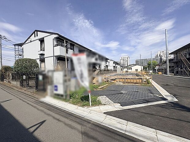 現在建物を建築中です、建築中の物件については現地確認の他、同施工会社の完成施工例のご案内、担当者のプレゼンテーションにてご検討ください。適切なご検討の方法をご説明させて頂きます。