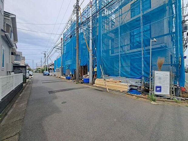 現在建物を建築中です、建築中の物件については現地確認の他、同施工会社の完成施工例のご案内、担当者のプレゼンテーションにてご検討ください。
