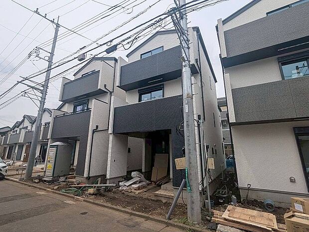 実際に室内をご見学頂くと生活のイメージが広がると思います。家具を置いたイメージや窓からの景色など。