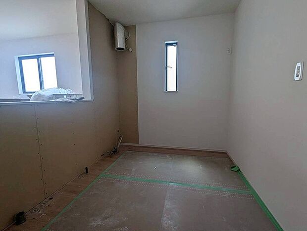 カウンターキッチンならではの開放的な見通し、全体が見渡せることでご家族の団欒スペースもより明るく笑顔が溢れる空間となります。