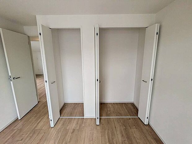 各お部屋に収納が設置されています。