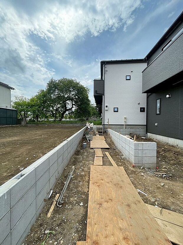 現地のご見学予約もスタートしました。周辺で売りに出ている物件も沢山御座います。まとめてご見学ができますのでお気軽にお申しつけください。