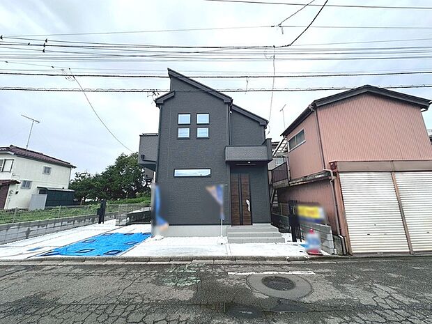 実際に室内をご見学頂くと生活のイメージが広がります。家具を置いたイメージや窓からの景色など、現地で体感ください。