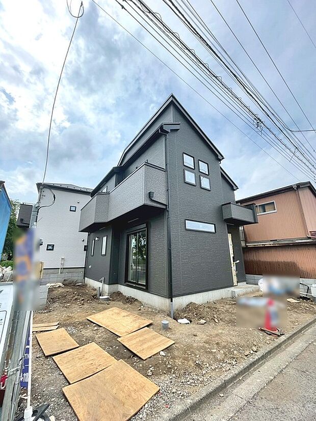現在建物を建築中です、建築中の物件については現地確認の他、同施工会社の完成施工例のご案内、担当者のプレゼンテーションにてご検討ください。適切なご検討の方法をご説明させて頂きます。 