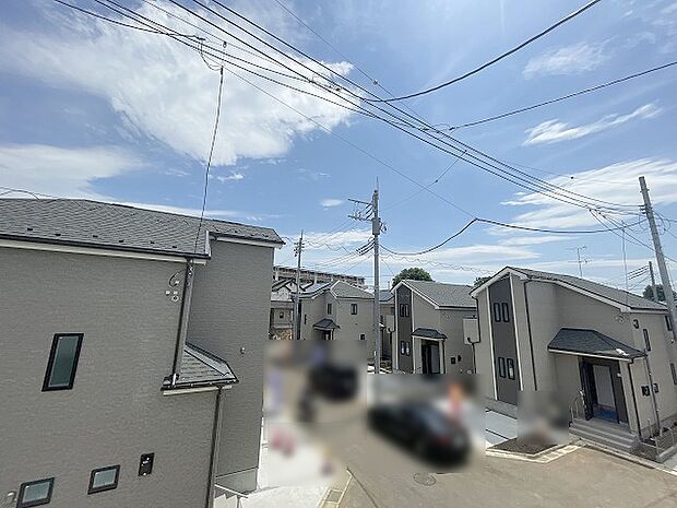 窓からの眺望です。実際に現地で眺望もご確認ください。