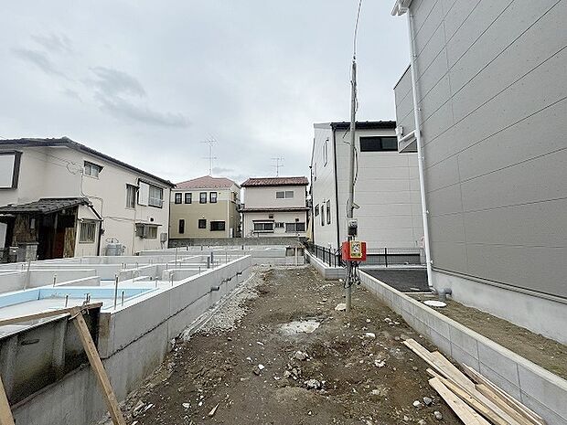 現在建物を建築中です、建築中の物件については現地確認の他、同施工会社の完成施工例のご案内、担当者のプレゼンテーションにてご検討ください。適切なご検討の方法をご説明させて頂きます。 