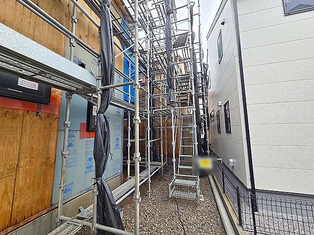 現在建物を建築中です、建築中の物件については現地確認の他、同施工会社の完成施工例のご案内、担当者のプレゼンテーションにてご検討ください。適切なご検討の方法をご説明させて頂きます。