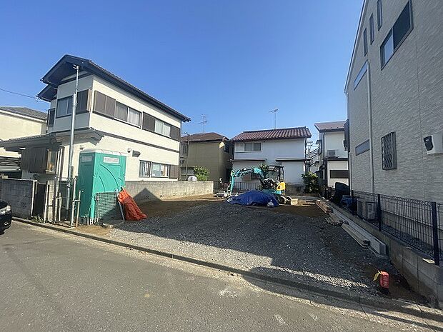 現在建物を建築中です、建築中の物件については現地確認の他、同施工会社の完成施工例のご案内、担当者のプレゼンテーションにてご検討ください。適切なご検討の方法をご説明させて頂きます。