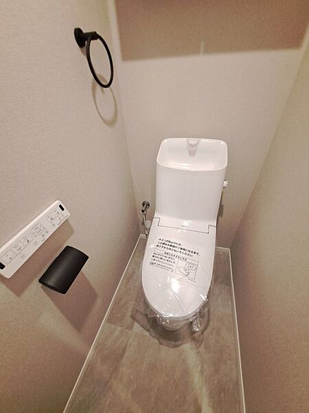 トイレにはウォシュレット機能を標準装備。