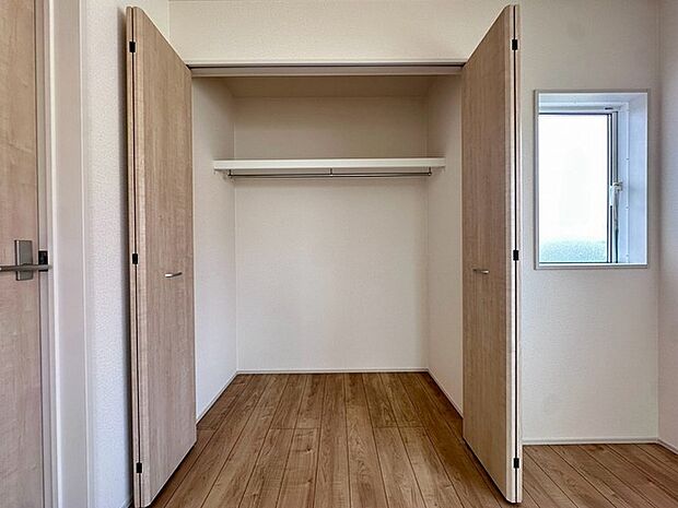 各お部屋に収納が設置されています。 